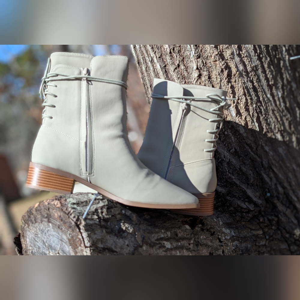 Journee Collection Vannder Ankle Boots (NEW)